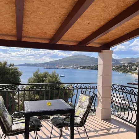 公寓 Sea View Apartment-20 M From The Sea