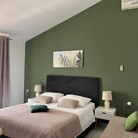 Sea View Apartment-20 M From The Sea 公寓 *