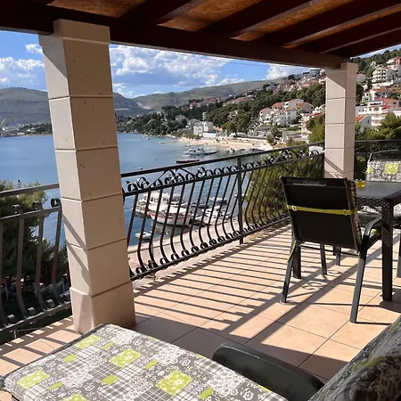 Sea View Apartment-20 M From The Sea 特罗吉尔