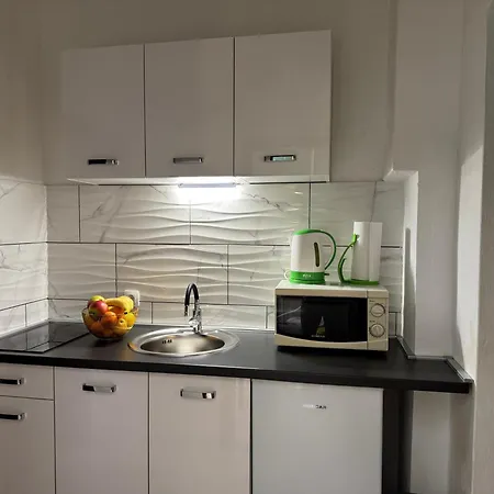 Sea View Apartment-20 M From The Sea 特罗吉尔